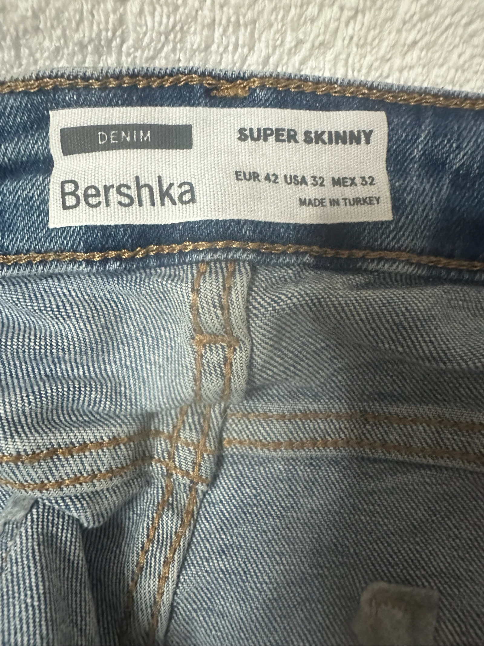 Calças de ganga Bershka Super Skinny com rasgões e efeito salpicado – Tamanho L (EUR 42) – photo 3